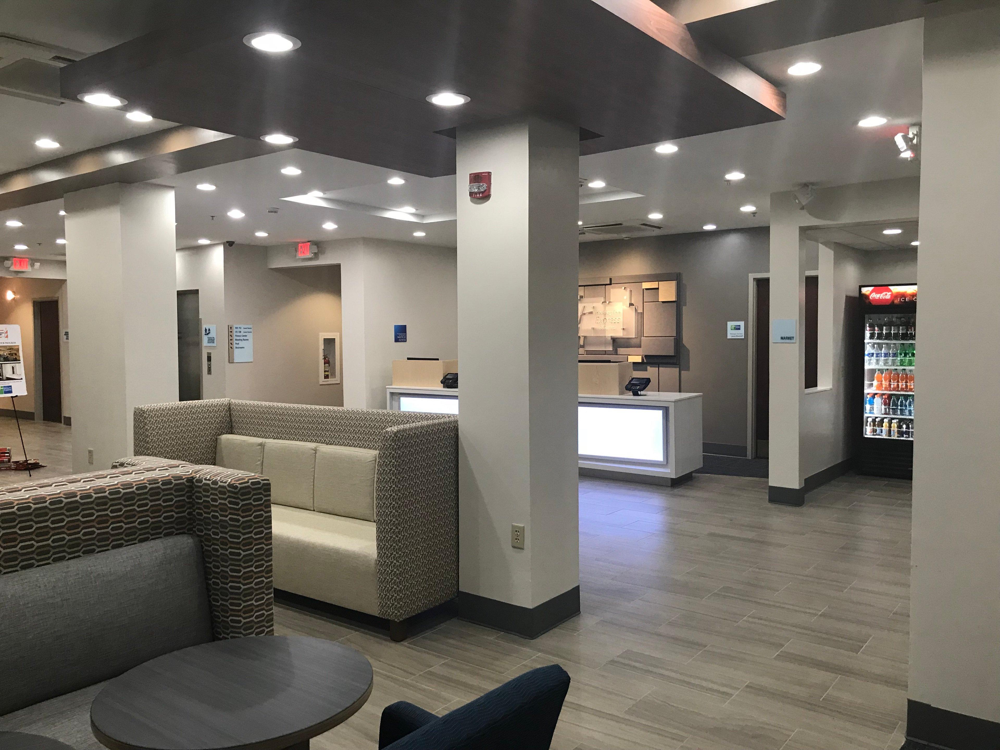 Holiday Inn Express Hotel & Suites Canton By Ihg Exterior photo