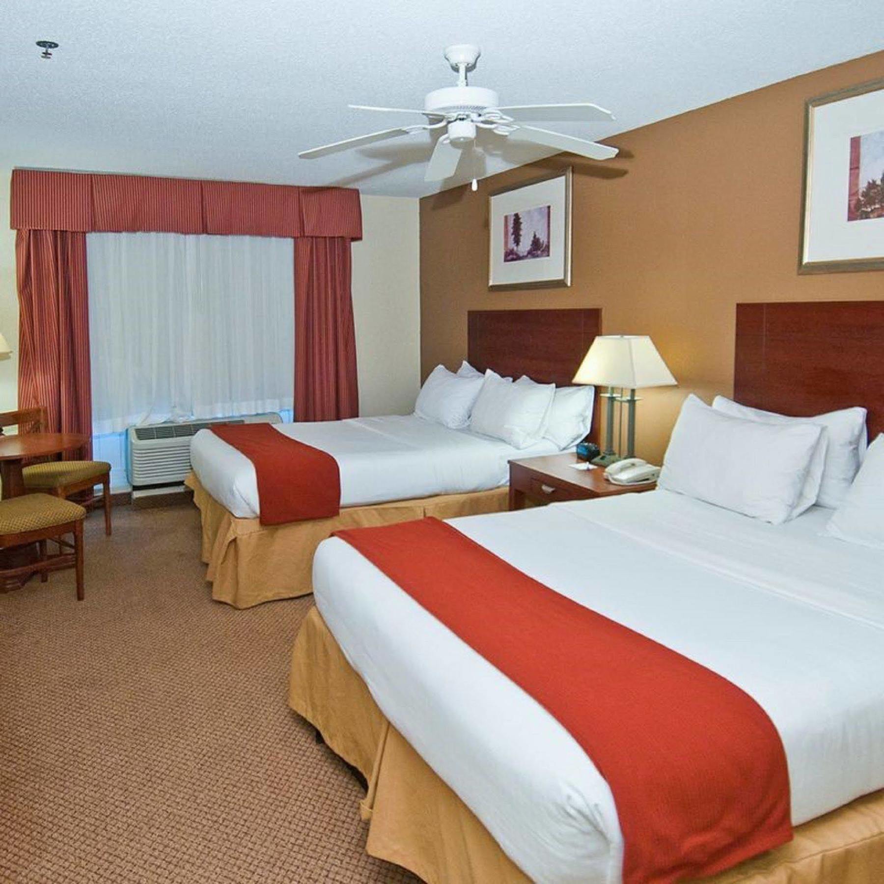 Holiday Inn Express Hotel & Suites Canton By Ihg Exterior photo