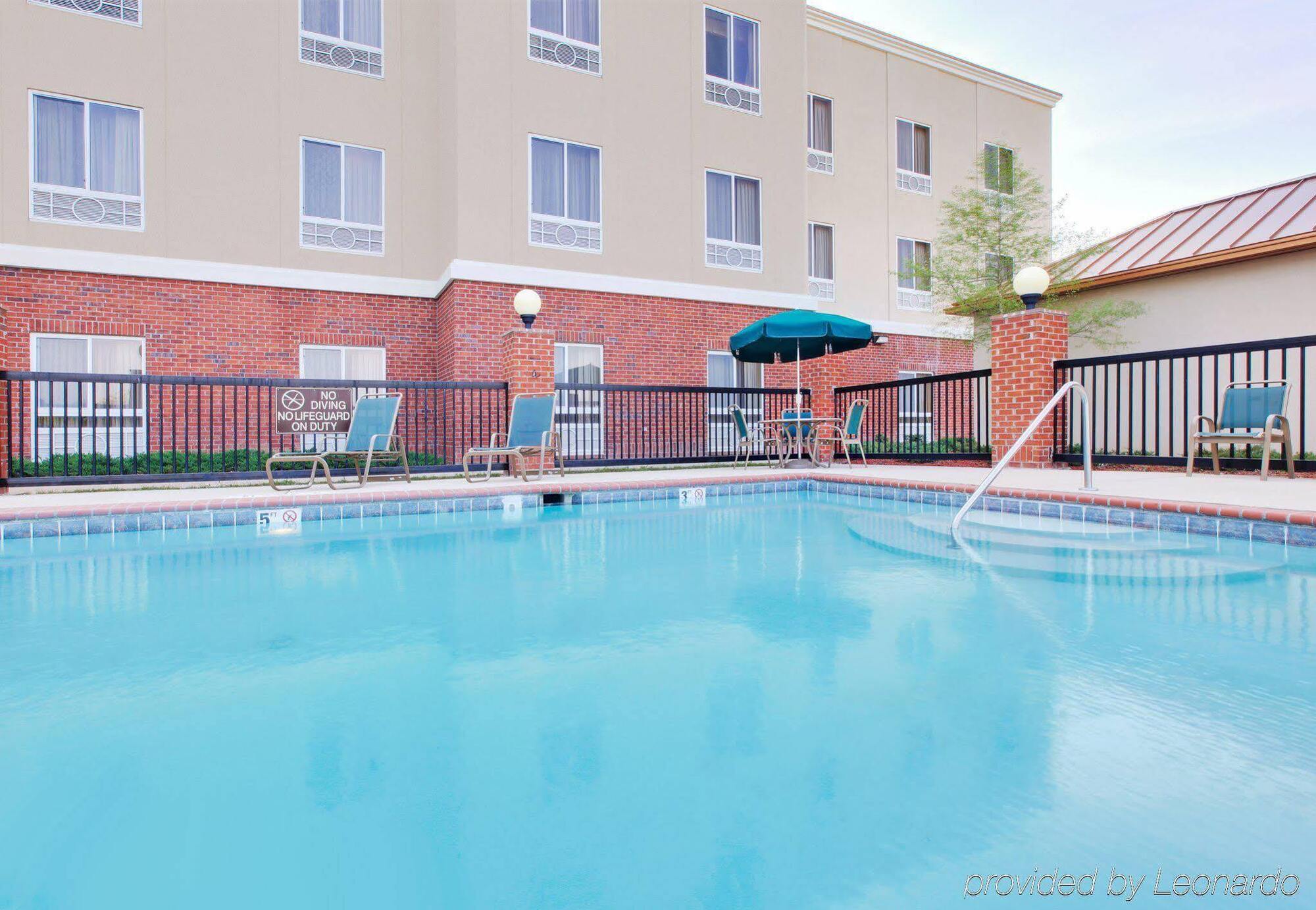 Holiday Inn Express Hotel & Suites Canton By Ihg Exterior photo